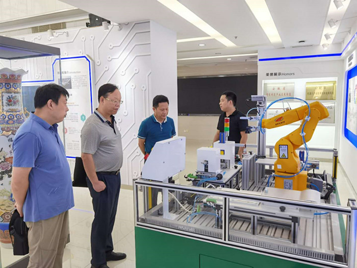 深化產教融合 機械學院赴合肥工大研究院調研智能制造成果顯著